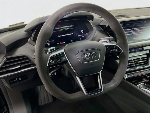 Used 2022 Audi e-tron GT Premium Plus image 9