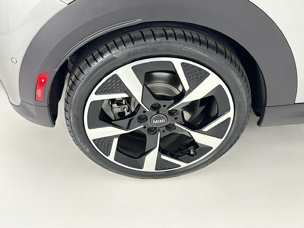 Used 2025 MINI Cooper S FWD image 28