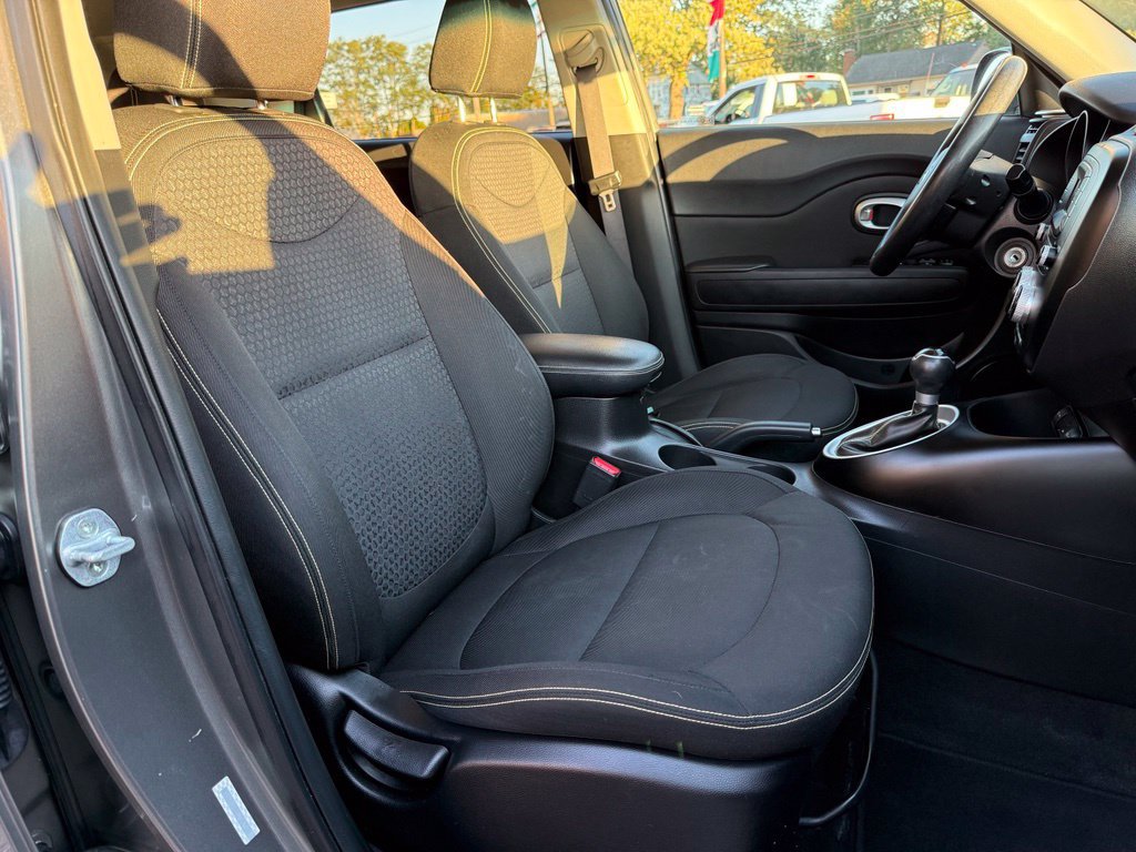 Used 2014 Kia Soul + FWD image 27