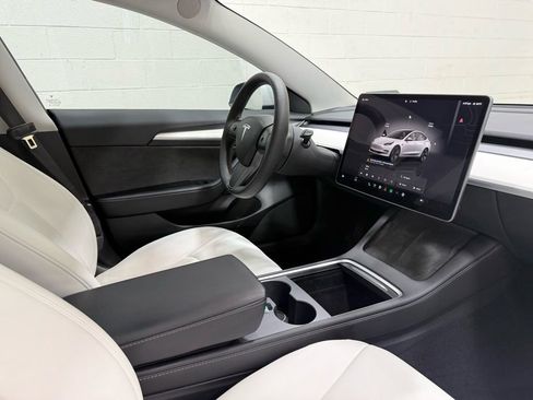 Used 2023 Tesla Model 3 Performance image 42