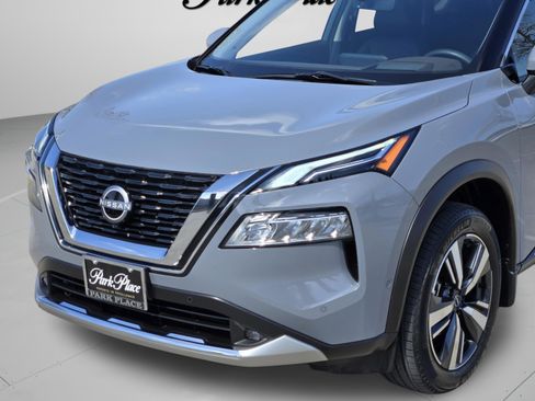 Used 2022 Nissan Rogue Platinum w/ Head-Up Display Package image 9