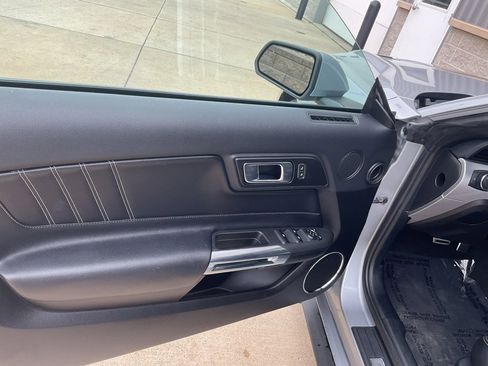 Used 2022 Ford Mustang Premium image 7