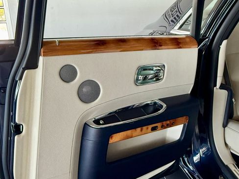 Used 2012 Rolls-Royce Ghost RWD image 30