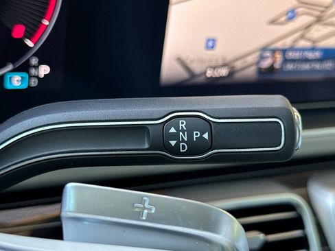 Certified 2025 Mercedes-Benz Maybach GLS 600 4MATIC image 17