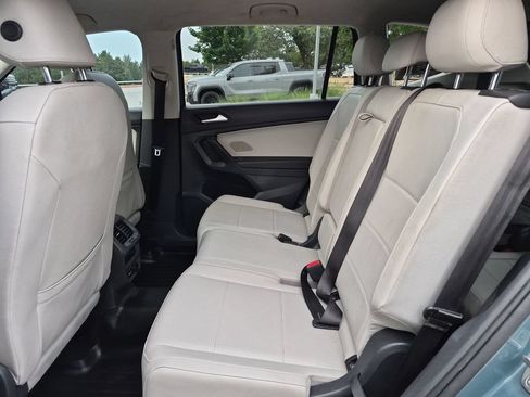 Used 2021 Volkswagen Tiguan SE FWD image 33