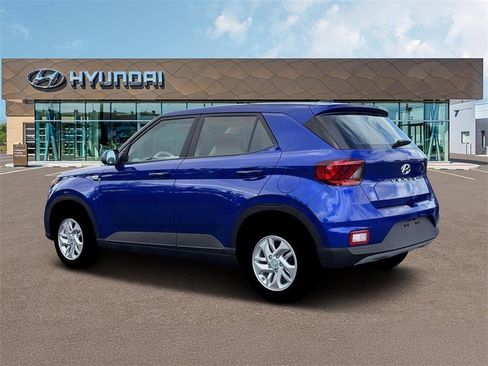 New 2026 Hyundai Venue SE image 4