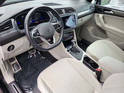 Used 2023 Volkswagen Tiguan SE R-Line FWD image 22