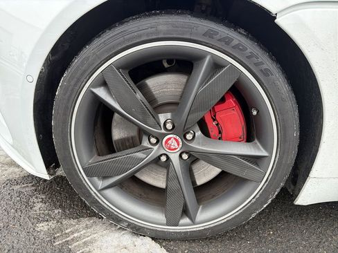 Used 2018 Jaguar F-TYPE R image 25