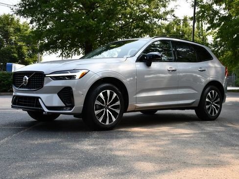 Used 2025 Volvo XC60 B5 Plus AWD/4WD image 3