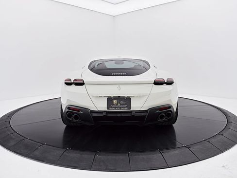 Used 2022 Ferrari Roma RWD image 14