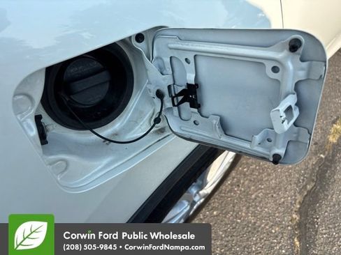 Used 2018 Nissan Rogue SV AWD/4WD image 10