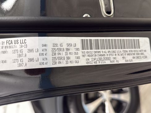 Used 2020 Jeep Cherokee Limited FWD image 28