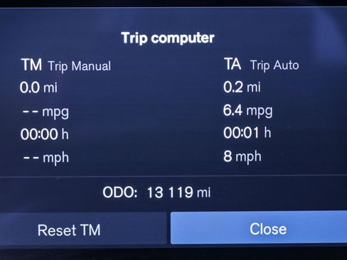 Certified 2025 Volvo XC40 B5 Plus image 13
