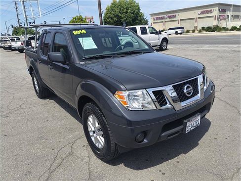 Used 2014 Nissan Frontier SV RWD image 3
