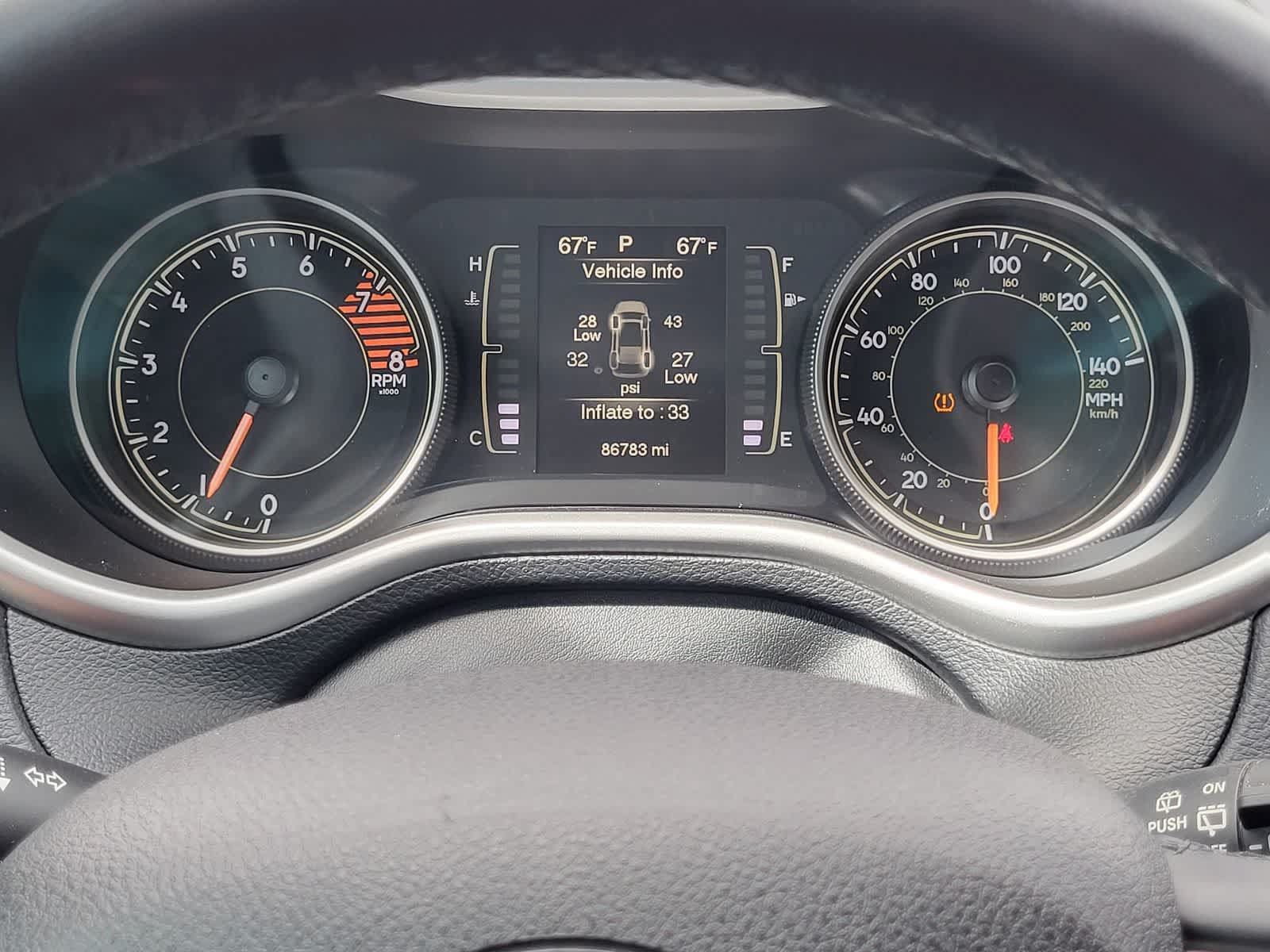 Used 2018 Jeep Cherokee Latitude Plus FWD image 16