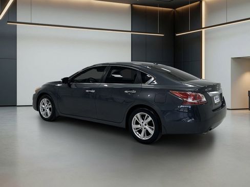 Used 2013 Nissan Altima 2.5 SV w/ 2.5SV Convenience Pkg FWD image 3