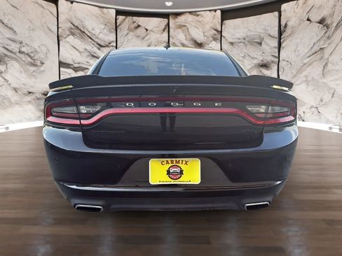 Used 2017 Dodge Charger R/T w/ Plus Group image 9