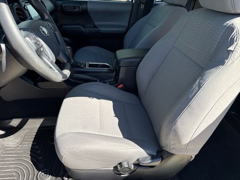 Used 2019 Toyota Tacoma SR image 17
