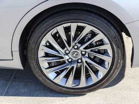 Certified 2025 Lexus ES 300h w/ Accessory Package (Z2) FWD image 12