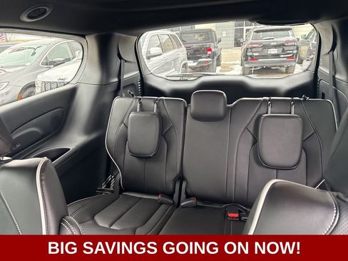 New 2026 Chrysler Pacifica Limited image 36