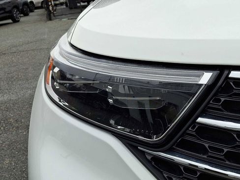 Used 2021 Ford Explorer XLT image 9