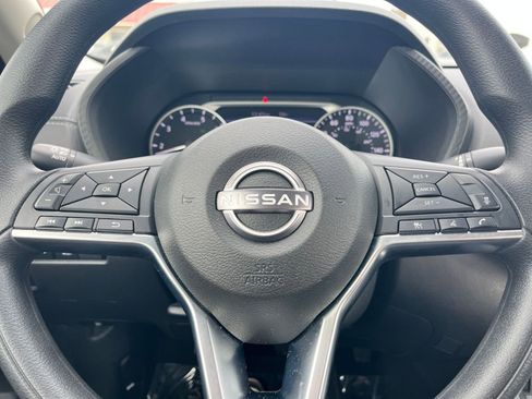 Used 2025 Nissan Sentra SV image 25