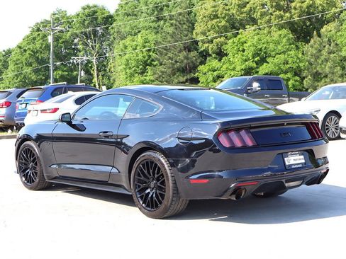 Used 2017 Ford Mustang GT w/ GT Performance Package RWD image 5