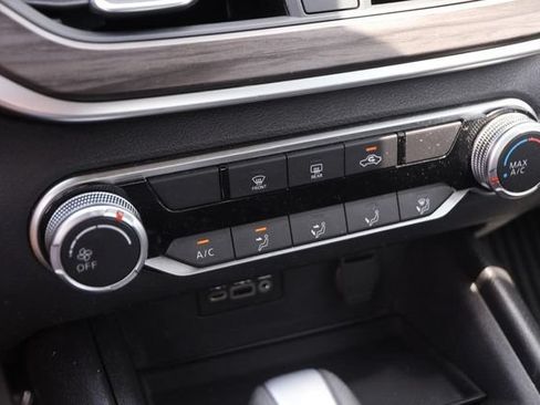 Certified 2025 Nissan Altima 2.5 SV FWD image 17