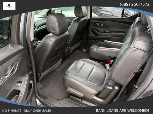 Used 2019 Chevrolet Traverse RS FWD image 12
