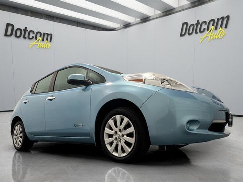 Used 2015 Nissan Leaf S image 16