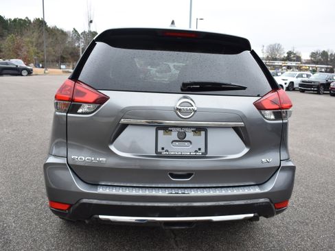 Used 2018 Nissan Rogue SV image 8