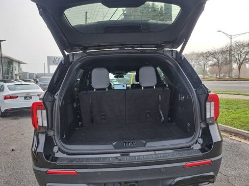 Used 2025 Ford Explorer ST-Line image 29