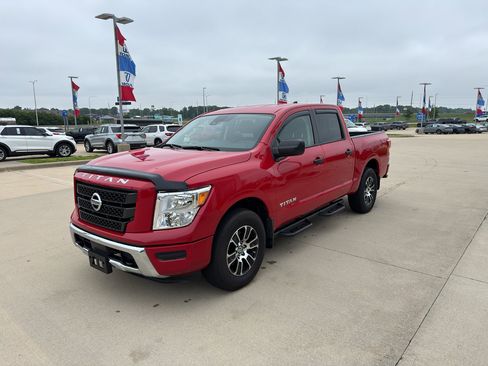 Used 2022 Nissan Titan SV w/ Accessory Utility Package AWD/4WD image 1