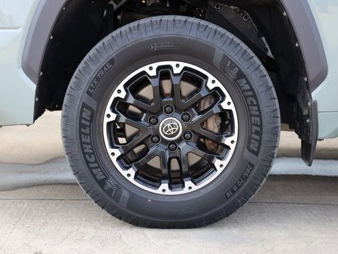 Used 2022 Toyota Tundra SR5 w/ TRD Off-Road Premium Package image 10