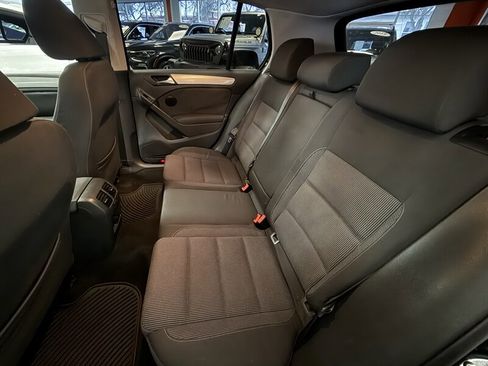 Used 2014 Volkswagen Golf 4-Door image 17