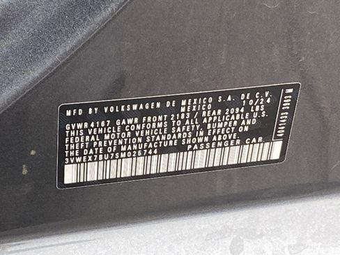 Used 2025 Volkswagen Jetta SE FWD image 9