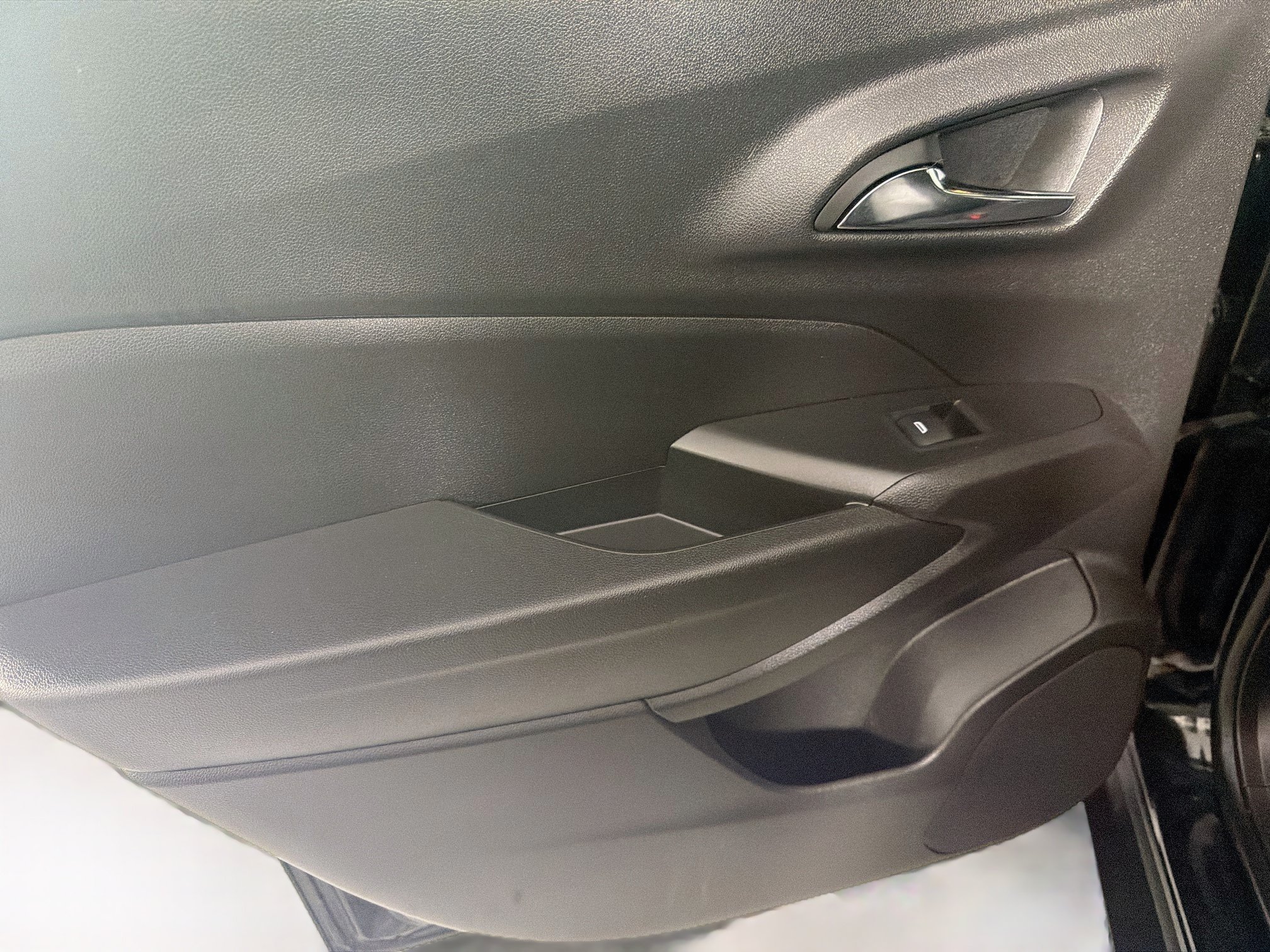 Used 2025 Chevrolet Trax RS w/ Driver Confidence Package FWD image 25