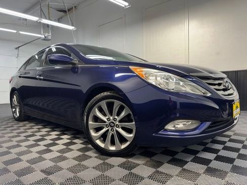 Used 2012 Hyundai Sonata SE FWD image 1