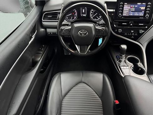 Used 2023 Toyota Camry SE image 9