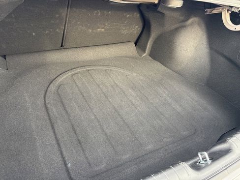 Used 2025 Hyundai Elantra Limited image 28