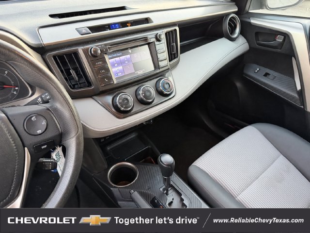 Used 2015 Toyota RAV4 LE FWD image 18