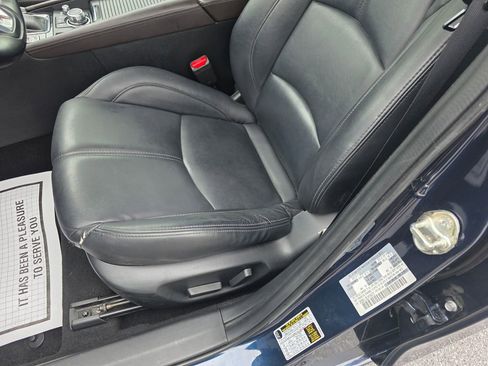 Used 2018 MAZDA MAZDA3 Touring FWD image 17
