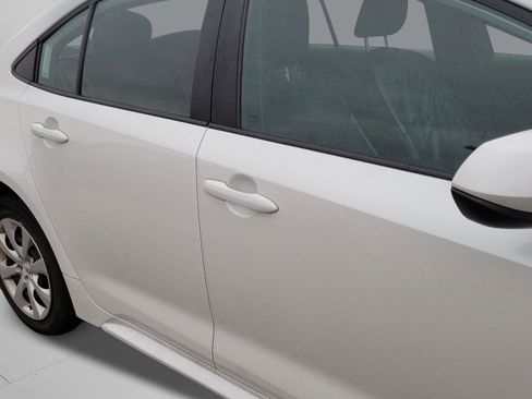 Used 2025 Toyota Corolla LE image 11