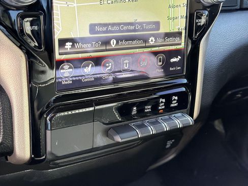 Used 2019 RAM 1500 Laramie RWD image 38