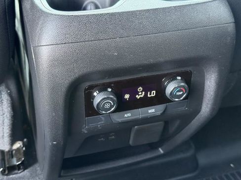 Used 2025 Chevrolet Traverse LT w/ Driver Confidence Package image 29