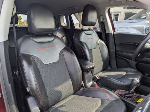 Used 2021 Jeep Compass Trailhawk image 12