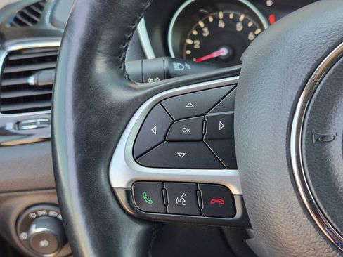 Used 2019 Jeep Compass Latitude AWD/4WD image 21
