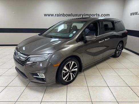 Used 2018 Honda Odyssey Elite image 3