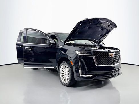 Used 2023 Cadillac Escalade ESV Premium Luxury image 28