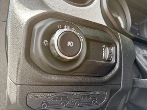Used 2025 Jeep Wrangler Sport AWD/4WD image 26